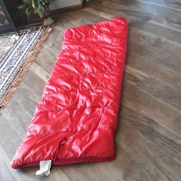 Dupont insulated sleeping bag, non allergenic,  machine washable - Picture 1 of 7